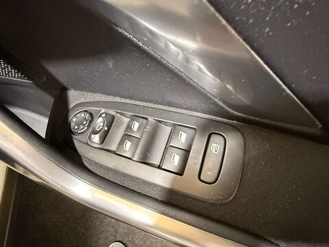 Peugeot 2008 1.2 2008 Crossway PureTech 5dr 26