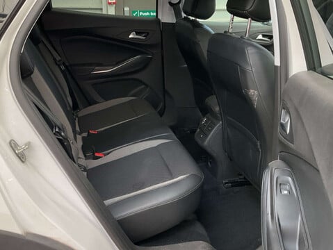 Vauxhall Grandland X 1.2 Grandland X Griffin T 5dr 8