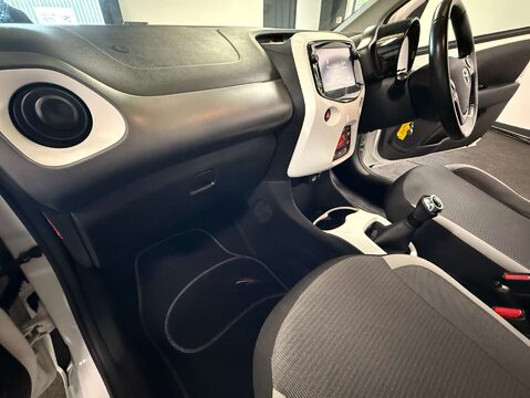 Toyota Aygo 1.0 Aygo X-Trend TSS VVT-i 5dr 46