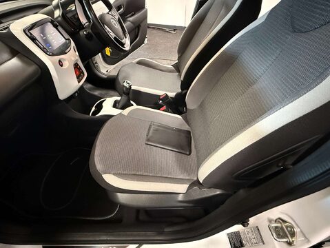 Toyota Aygo 1.0 Aygo X-Trend TSS VVT-i 5dr 42