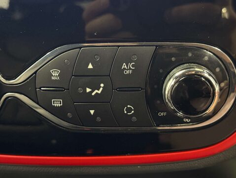 Renault Captur 1.5 Captur Signature Nav dCi Auto 5dr 12