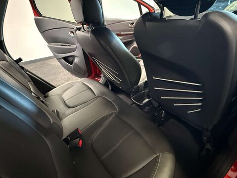 Renault Captur 1.5 Captur Signature Nav dCi Auto 5dr 17
