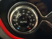 Renault Captur 1.5 Captur Signature Nav dCi Auto 5dr 23