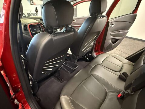 Renault Captur 1.5 Captur Signature Nav dCi Auto 5dr 26