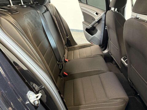 Volkswagen Golf 2.0 Golf GTD TDI Semi-Auto 5dr 37
