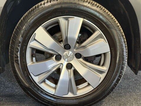 Peugeot 2008 1.2 2008 Allure S/S Semi-Auto 5dr 11