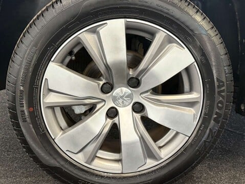 Peugeot 2008 1.2 2008 Allure S/S Semi-Auto 5dr 33