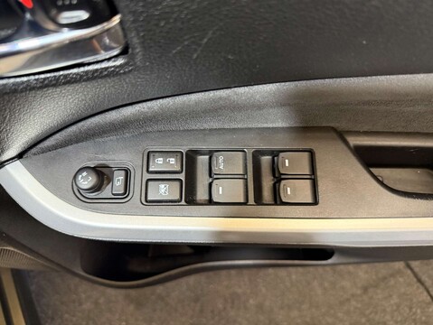 Suzuki Vitara 1.6 Vitara SZ5 DDiS Allgrip Semi-Auto 4WD 5dr 13