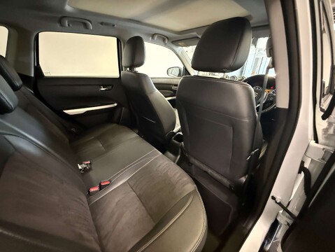 Suzuki Vitara 1.6 Vitara SZ5 DDiS Allgrip Semi-Auto 4WD 5dr 34