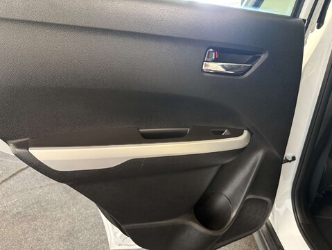 Suzuki Vitara 1.6 Vitara SZ5 DDiS Allgrip Semi-Auto 4WD 5dr 38
