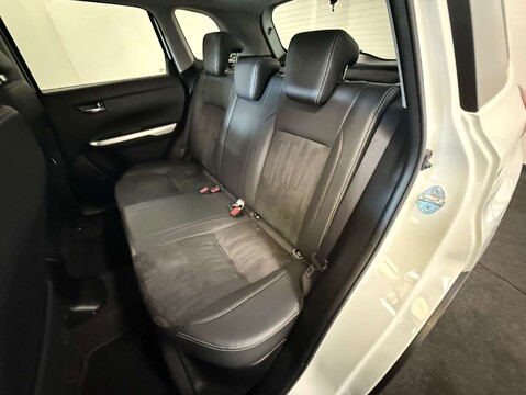 Suzuki Vitara 1.6 Vitara SZ5 DDiS Allgrip Semi-Auto 4WD 5dr 39