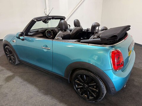 Mini Convertible 1.5 Cooper Auto 2dr 29