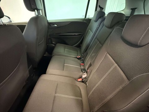 Vauxhall Zafira 1.6 Zafira Tourer SRi CDTi ecoFLEX S/S 5dr 37