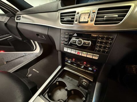 Mercedes-Benz E Class 2.1 E220 AMG Line Bluetec Auto 5dr 26