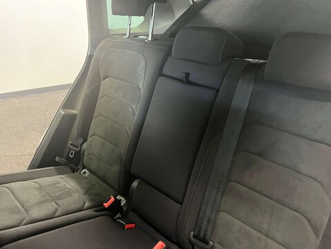 Volkswagen Tiguan 2.0 Tiguan SEL TDI BlueMotion Technology 4Motion Semi-Auto 4WD 5dr 43