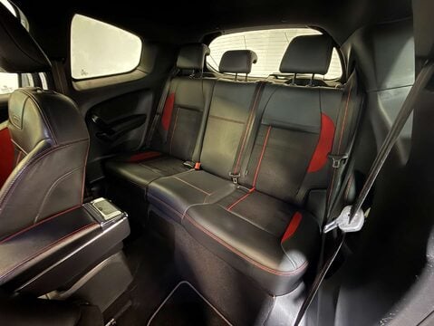 Peugeot 208 1.6 208 GTi Prestige THP 3dr 31