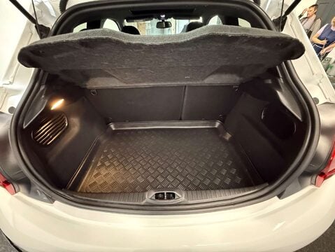 Peugeot 208 1.6 208 GTi Prestige THP 3dr 29