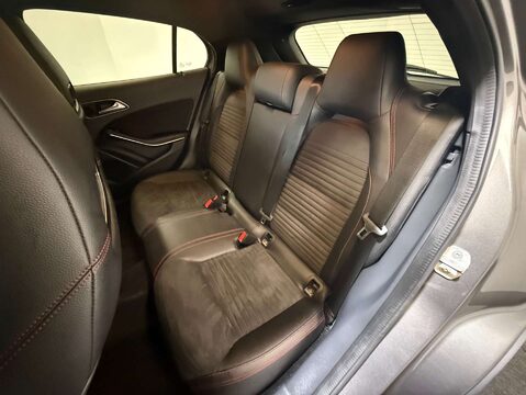 Mercedes-Benz GLA 2.1 GLA 220 AMG Line Executive D 4Matic Auto 4WD 5dr 38