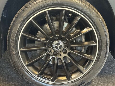 Mercedes-Benz GLA 2.1 GLA 220 AMG Line Executive D 4Matic Auto 4WD 5dr 12