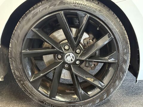 Skoda Superb 2.0 Superb Sportline TDI 5dr 11