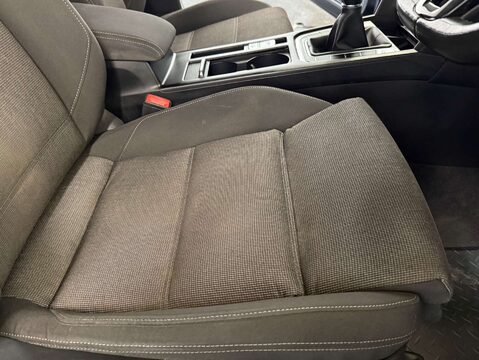 Volkswagen Passat 1.6 Passat SE Business TDI BlueMotion Technology 4dr 17