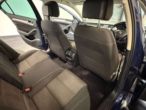 Volkswagen Passat 1.6 Passat SE Business TDI BlueMotion Technology 4dr 42