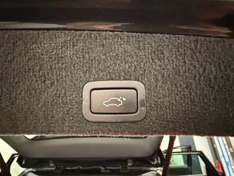 Volvo XC60 2.4 XC60 R-Design Luxury Nav D5 AWD Auto 4WD 5dr 41
