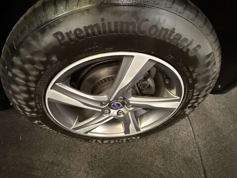 Volvo XC60 2.4 XC60 R-Design Luxury Nav D5 AWD Auto 4WD 5dr 44
