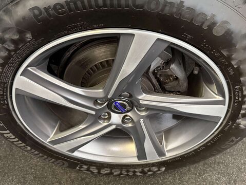Volvo XC60 2.4 XC60 R-Design Luxury Nav D5 AWD Auto 4WD 5dr 52