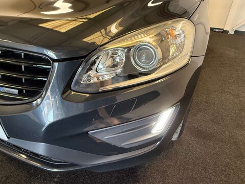 Volvo XC60 2.4 XC60 R-Design Luxury Nav D5 AWD Auto 4WD 5dr 57