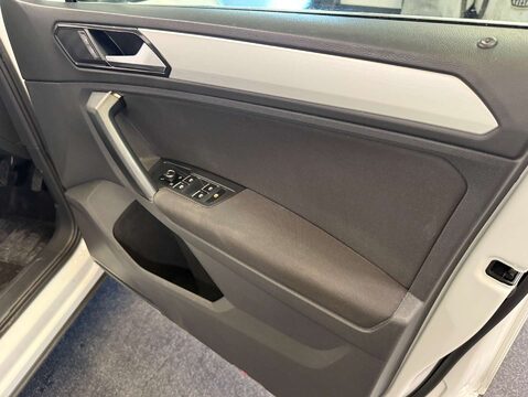 Volkswagen Tiguan 2.0 Tiguan SE Nav TDI BlueMotion Technology Semi-Auto 5dr 11