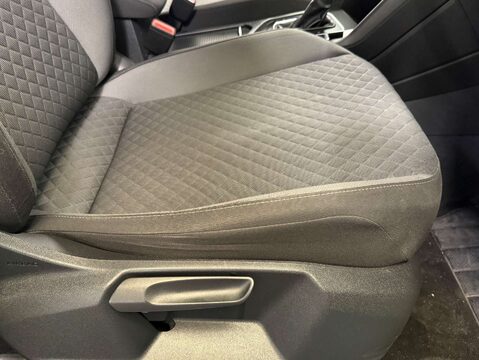 Volkswagen Tiguan 2.0 Tiguan SE Nav TDI BlueMotion Technology Semi-Auto 5dr 14