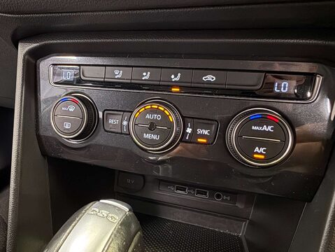 Volkswagen Tiguan 2.0 Tiguan SE Nav TDI BlueMotion Technology Semi-Auto 5dr 19