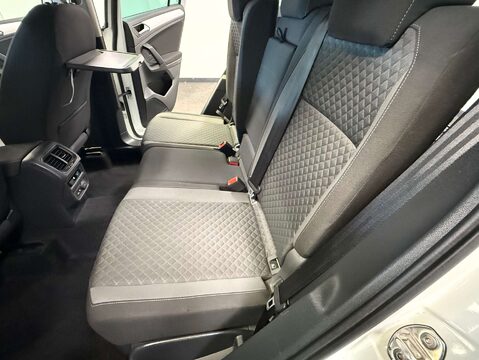 Volkswagen Tiguan 2.0 Tiguan SE Nav TDI BlueMotion Technology Semi-Auto 5dr 44