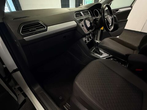 Volkswagen Tiguan 2.0 Tiguan SE Nav TDI BlueMotion Technology Semi-Auto 5dr 45