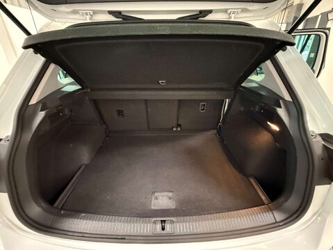 Volkswagen Tiguan 2.0 Tiguan SE Nav TDI BlueMotion Technology Semi-Auto 5dr 48