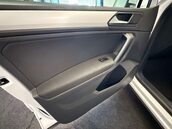 Volkswagen Tiguan 2.0 Tiguan SE Nav TDI BlueMotion Technology Semi-Auto 5dr 50