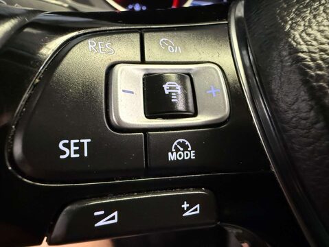 Volkswagen Tiguan 2.0 Tiguan SE Nav TDI BlueMotion Technology Semi-Auto 5dr 21