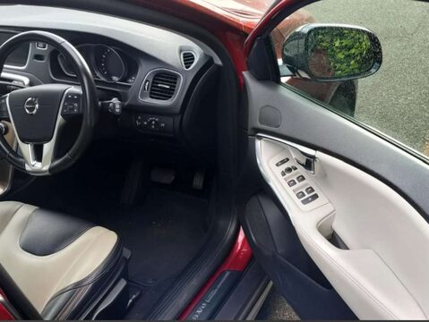 Volvo V40 1.5 V40 Cross Country Professional T3 Auto 5dr 5