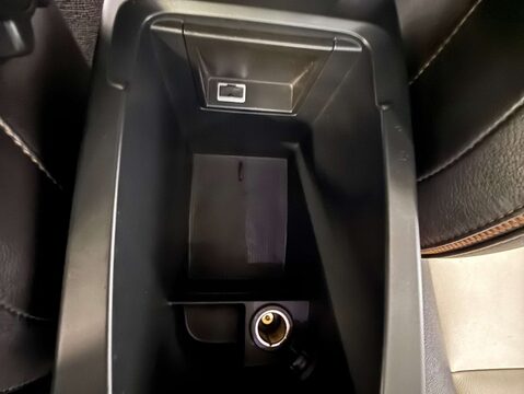 Volvo V40 1.5 V40 Cross Country Professional T3 Auto 5dr 33