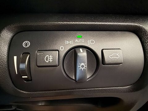 Volvo V40 1.5 V40 Cross Country Professional T3 Auto 5dr 17