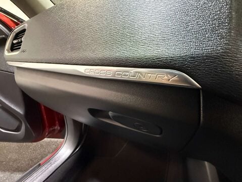 Volvo V40 1.5 V40 Cross Country Professional T3 Auto 5dr 32
