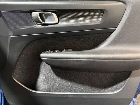 Volvo XC40 2.0 XC40 R-Design D3 5dr 12