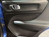 Volvo XC40 2.0 XC40 R-Design D3 5dr 28