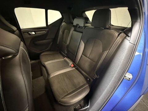 Volvo XC40 2.0 XC40 R-Design D3 5dr 36