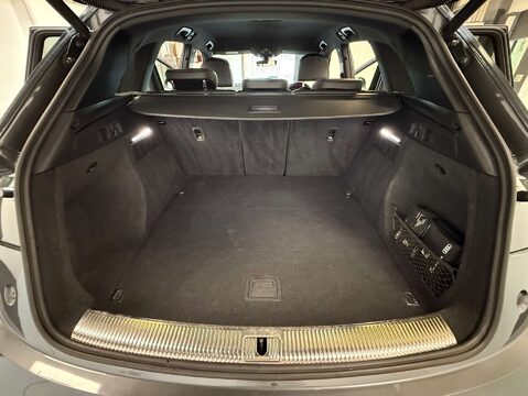 Audi Q5 2.0 Q5 S Line 40 TDI Quattro S-Tronic Auto 4WD 5dr 48