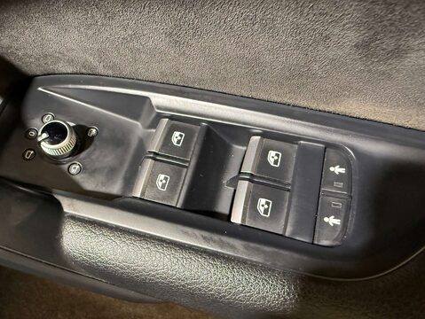 Audi Q5 2.0 Q5 S Line 40 TDI Quattro S-Tronic Auto 4WD 5dr 17