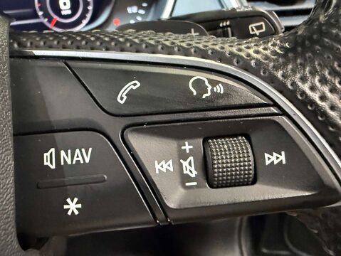 Audi Q5 2.0 Q5 S Line 40 TDI Quattro S-Tronic Auto 4WD 5dr 20