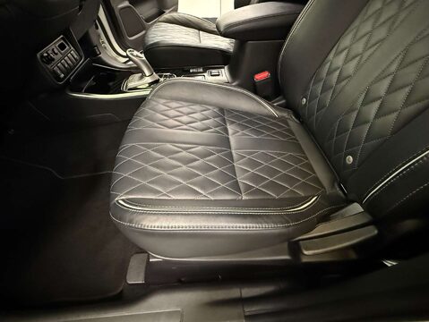 Mitsubishi Outlander 2.4 Outlander Exceed Safety PHEV CVT 4WD 5dr 55