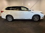 Mitsubishi Outlander 2.4 Outlander Exceed Safety PHEV CVT 4WD 5dr 6